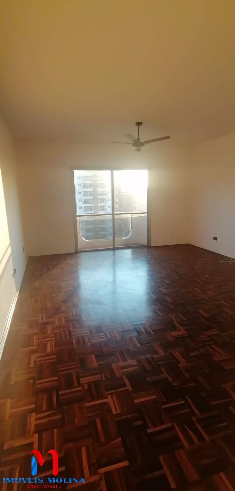 Apartamento à venda com 3 quartos, 95m² - Foto 2