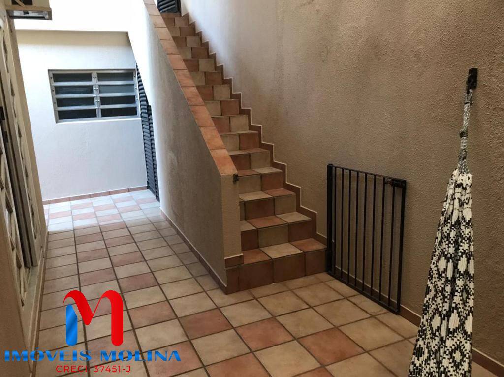 Casa à venda com 3 quartos, 240m² - Foto 11