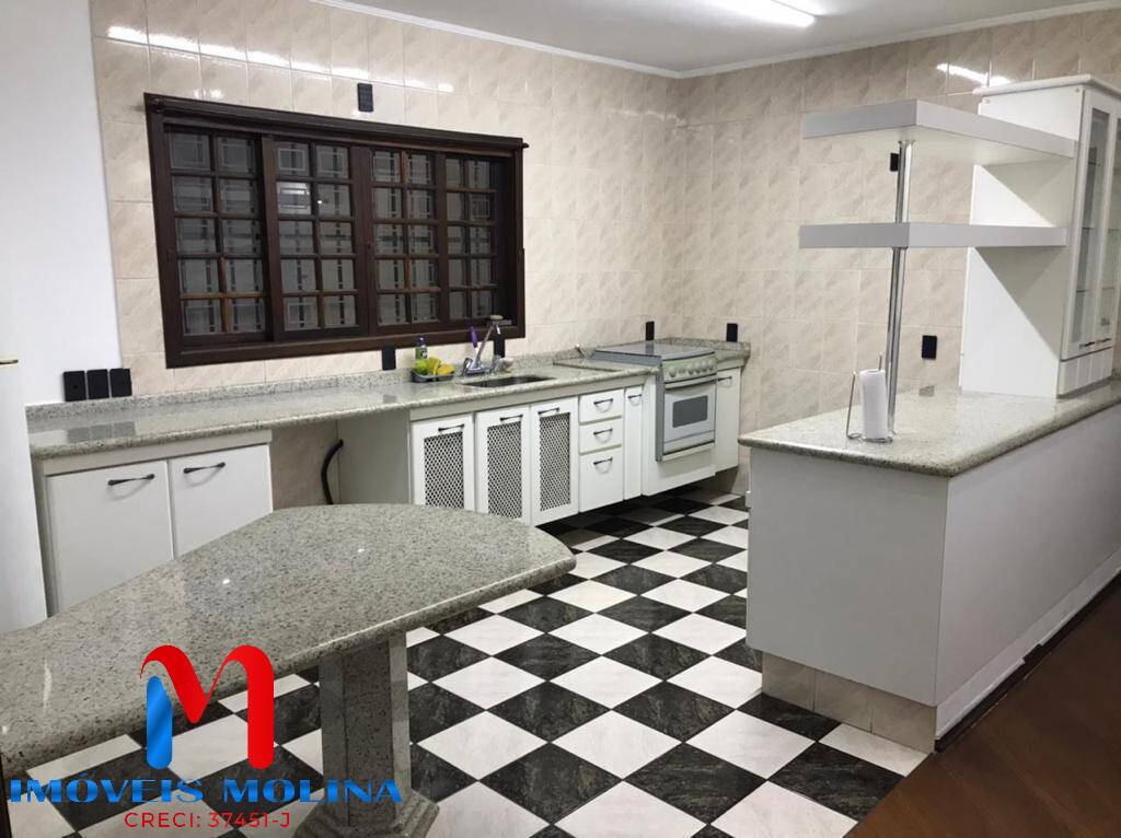 Casa à venda com 3 quartos, 240m² - Foto 1