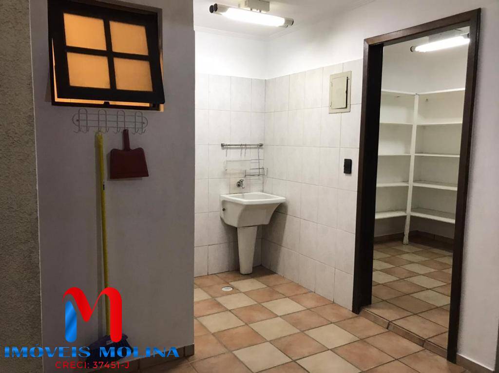 Casa à venda com 3 quartos, 240m² - Foto 7