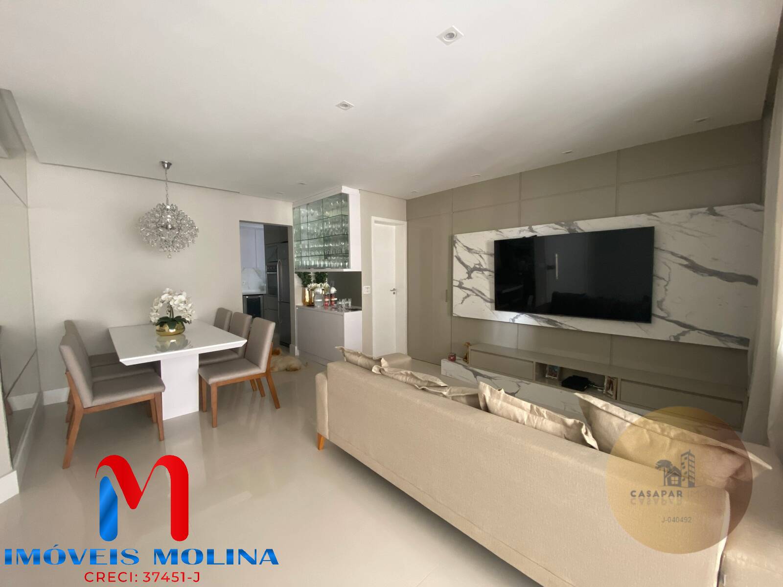 Apartamento à venda com 2 quartos, 83m² - Foto 2