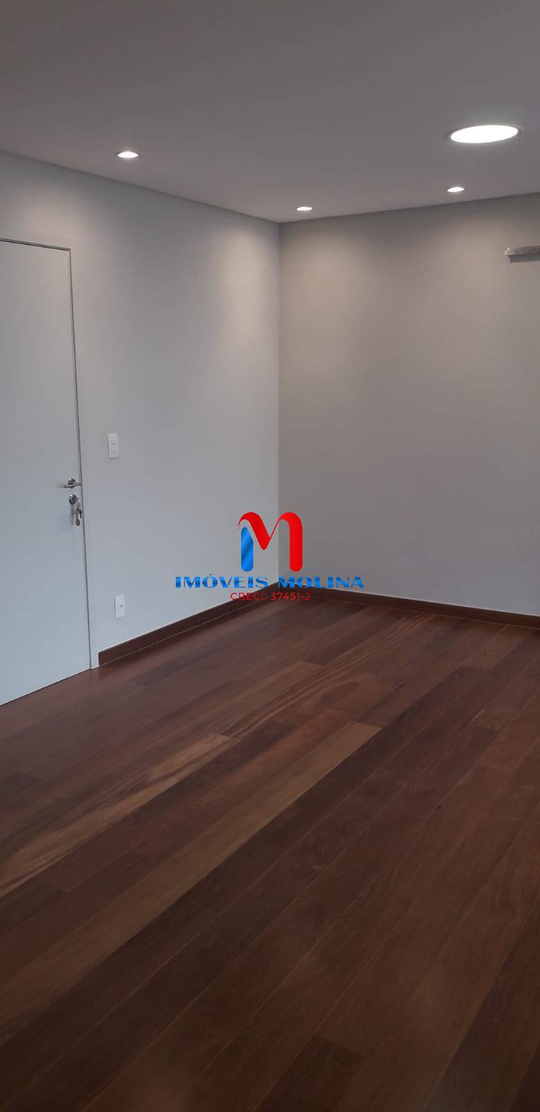 Apartamento à venda com 3 quartos, 132m² - Foto 2