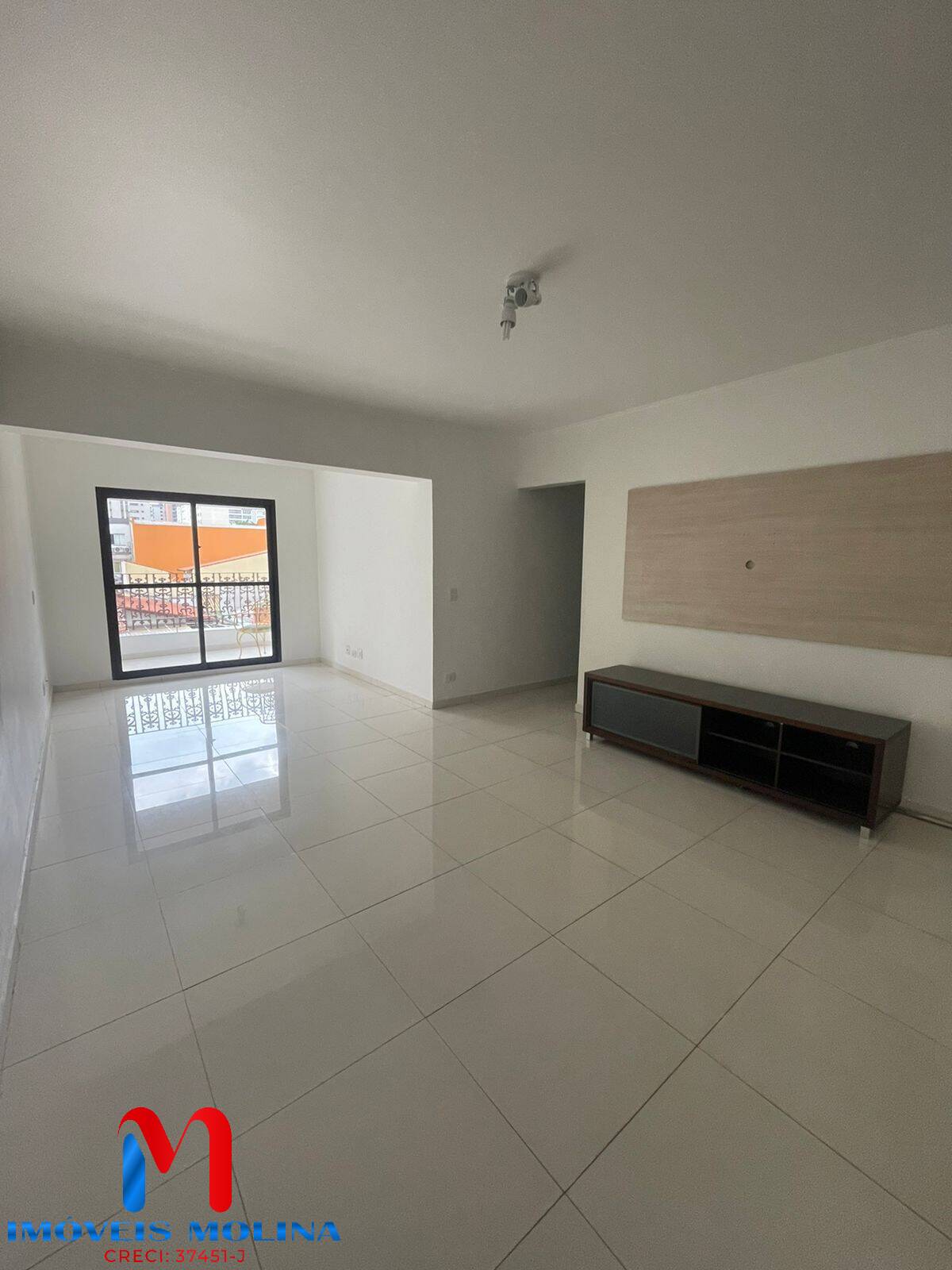 Apartamento à venda com 3 quartos, 131m² - Foto 1