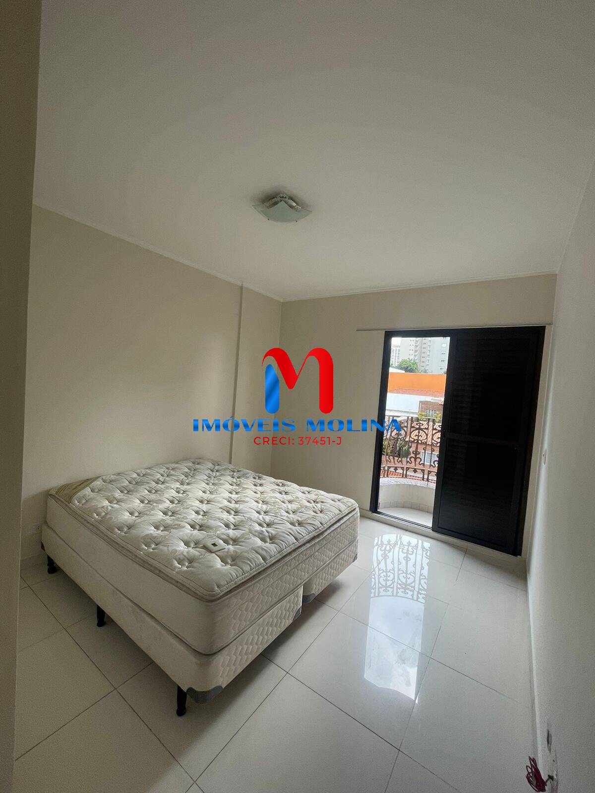 Apartamento à venda com 3 quartos, 131m² - Foto 9