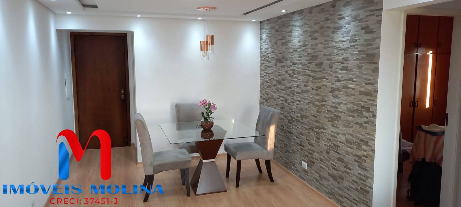 Apartamento à venda com 2 quartos, 67m² - Foto 2