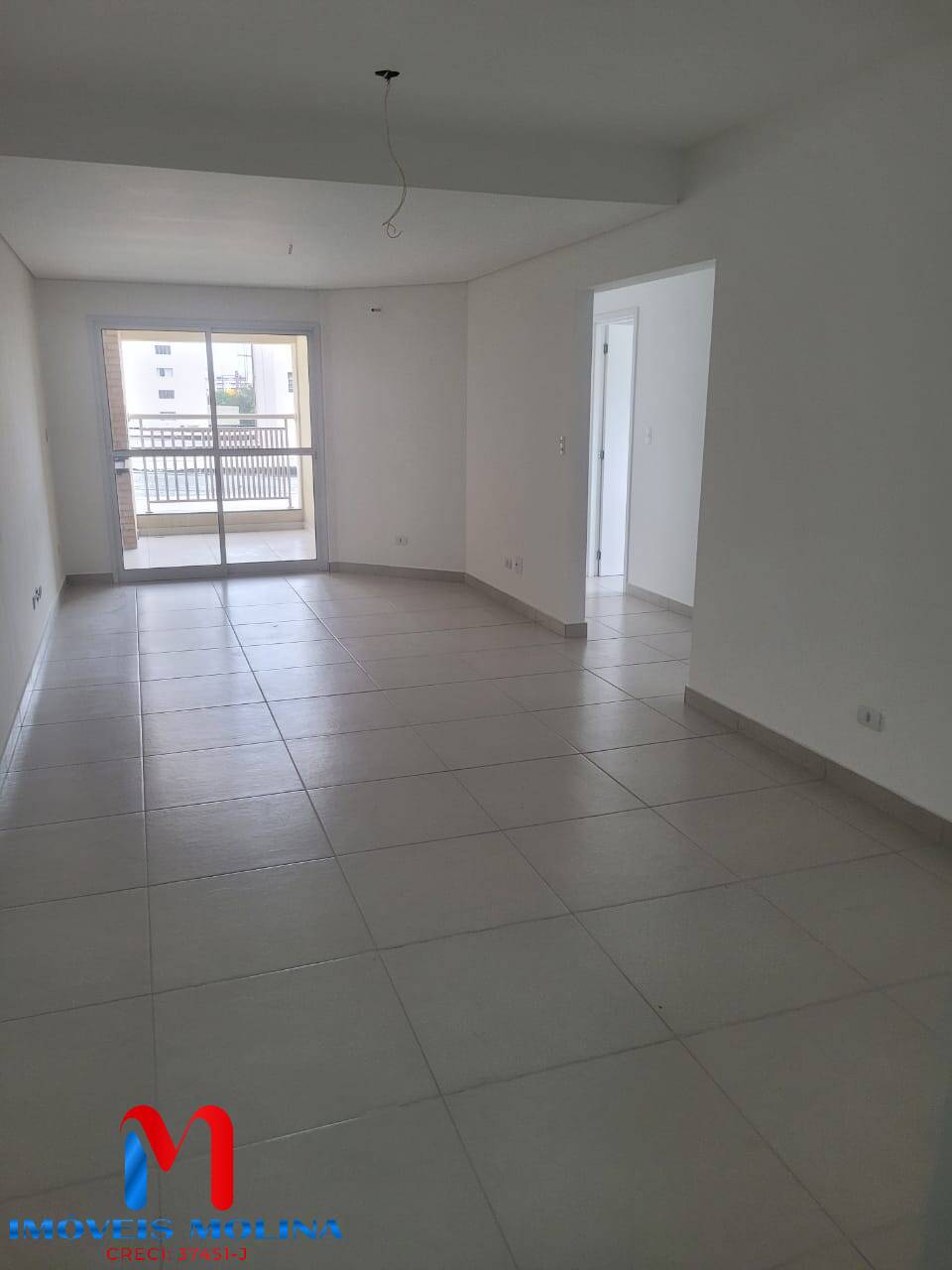 Apartamento à venda com 3 quartos, 95m² - Foto 2