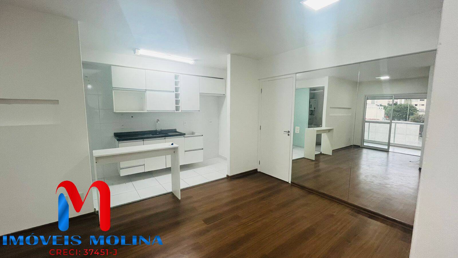 Apartamento à venda com 3 quartos, 80m² - Foto 2