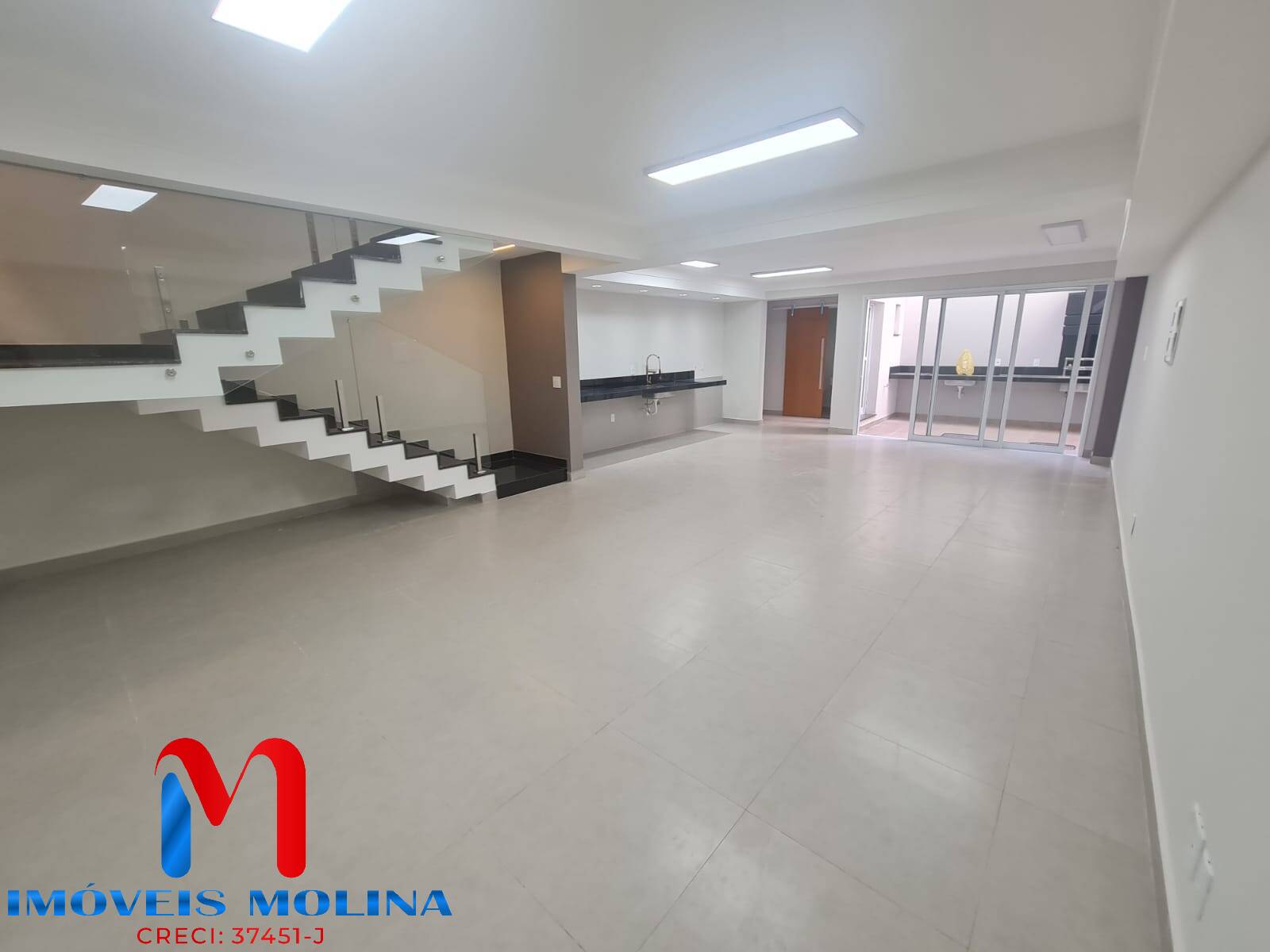 Sobrado à venda com 3 quartos, 300m² - Foto 11