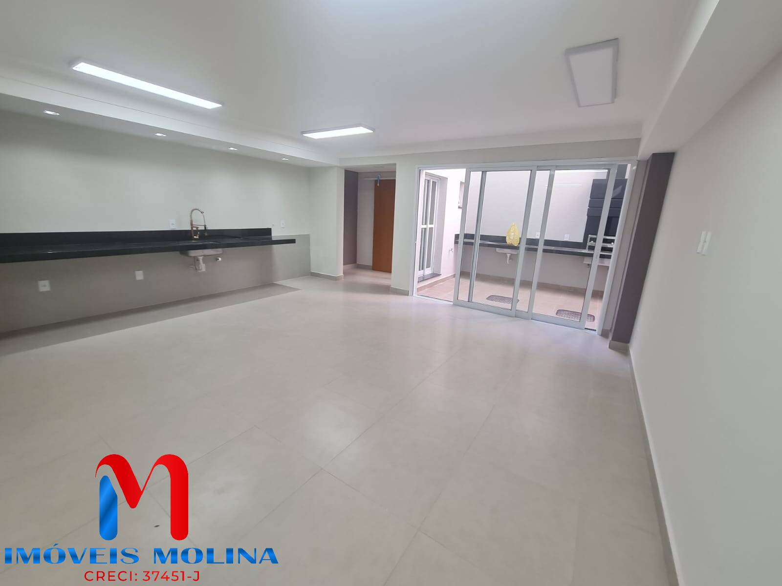 Sobrado à venda com 3 quartos, 300m² - Foto 5