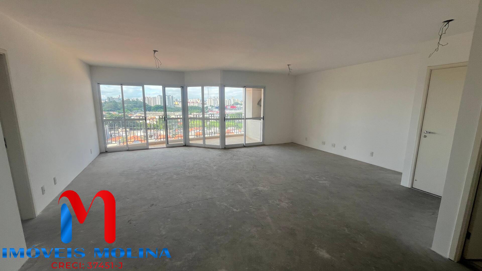 Apartamento à venda com 4 quartos, 178m² - Foto 1