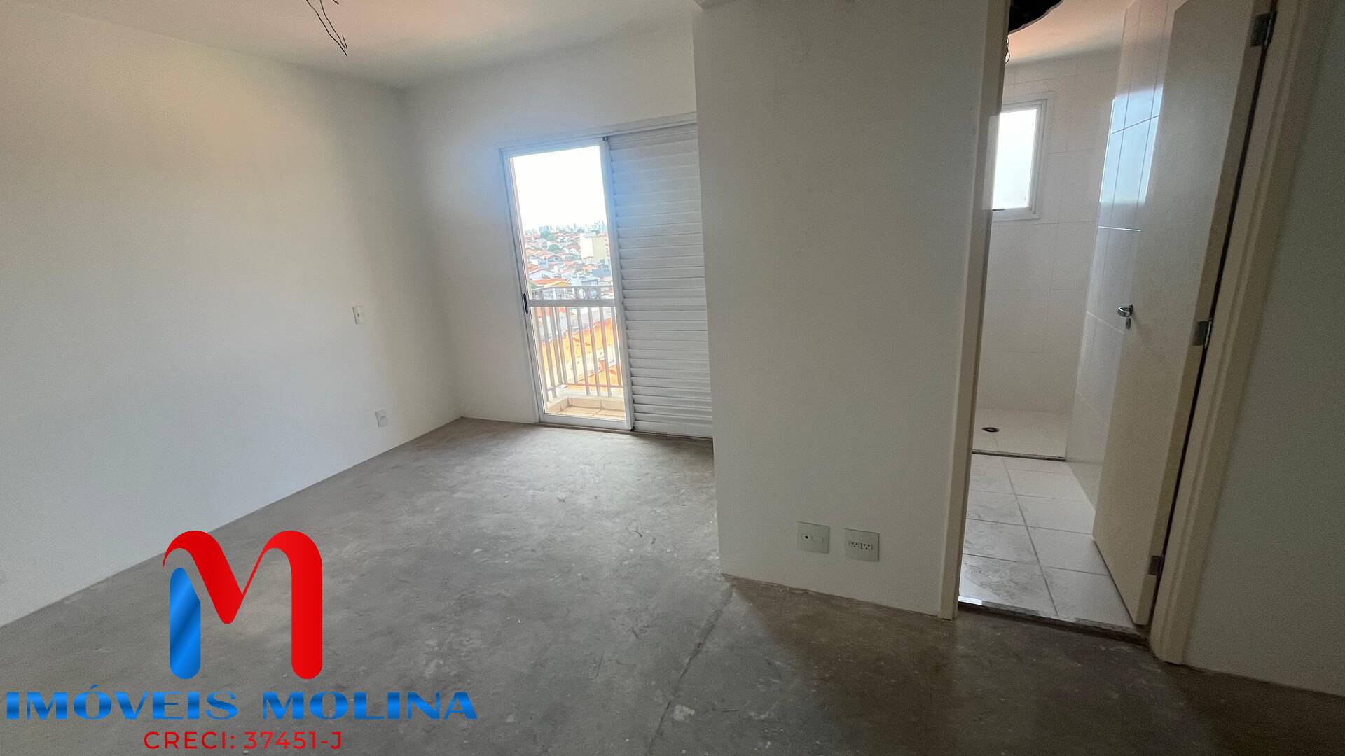 Apartamento à venda com 4 quartos, 178m² - Foto 2