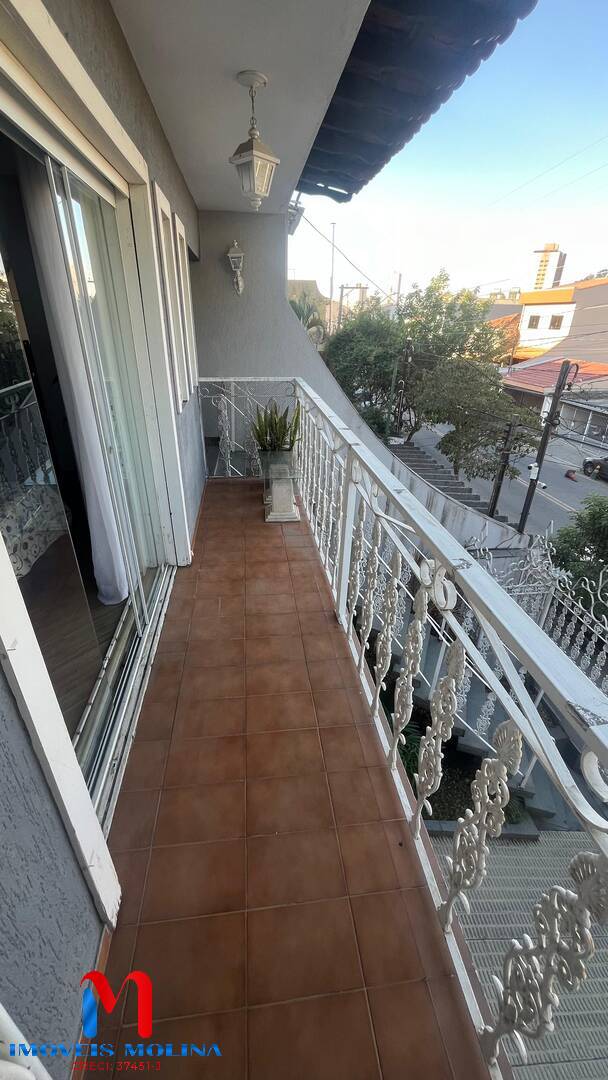 Sobrado à venda com 3 quartos, 220m² - Foto 1