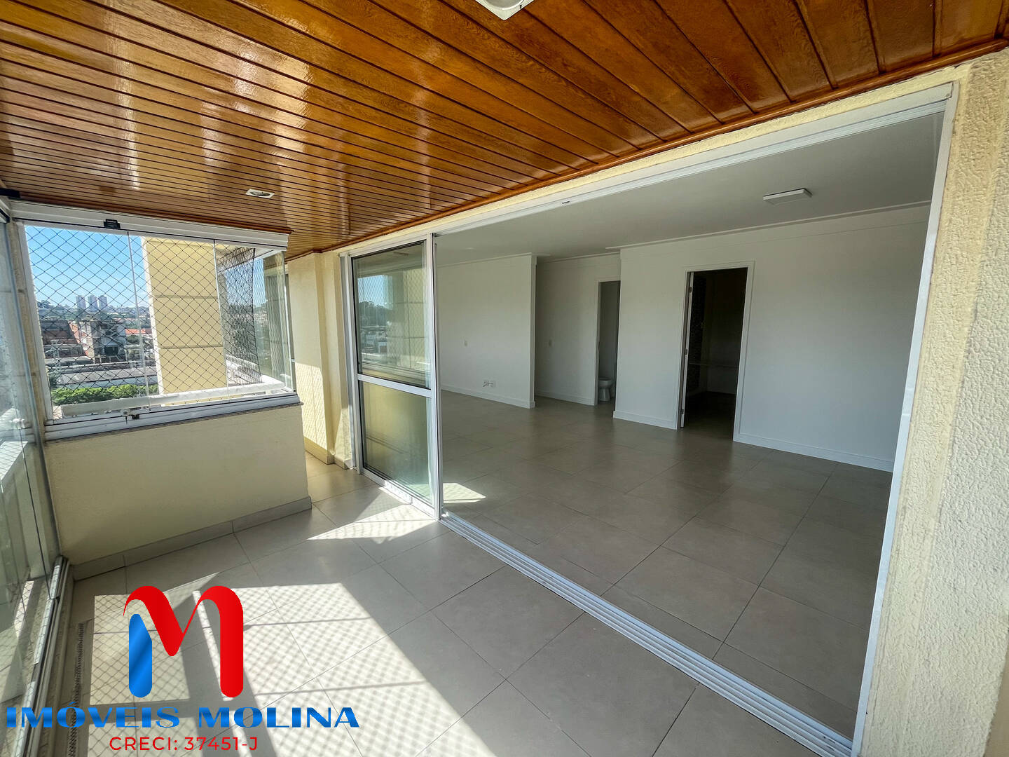 Apartamento à venda com 3 quartos, 114m² - Foto 1