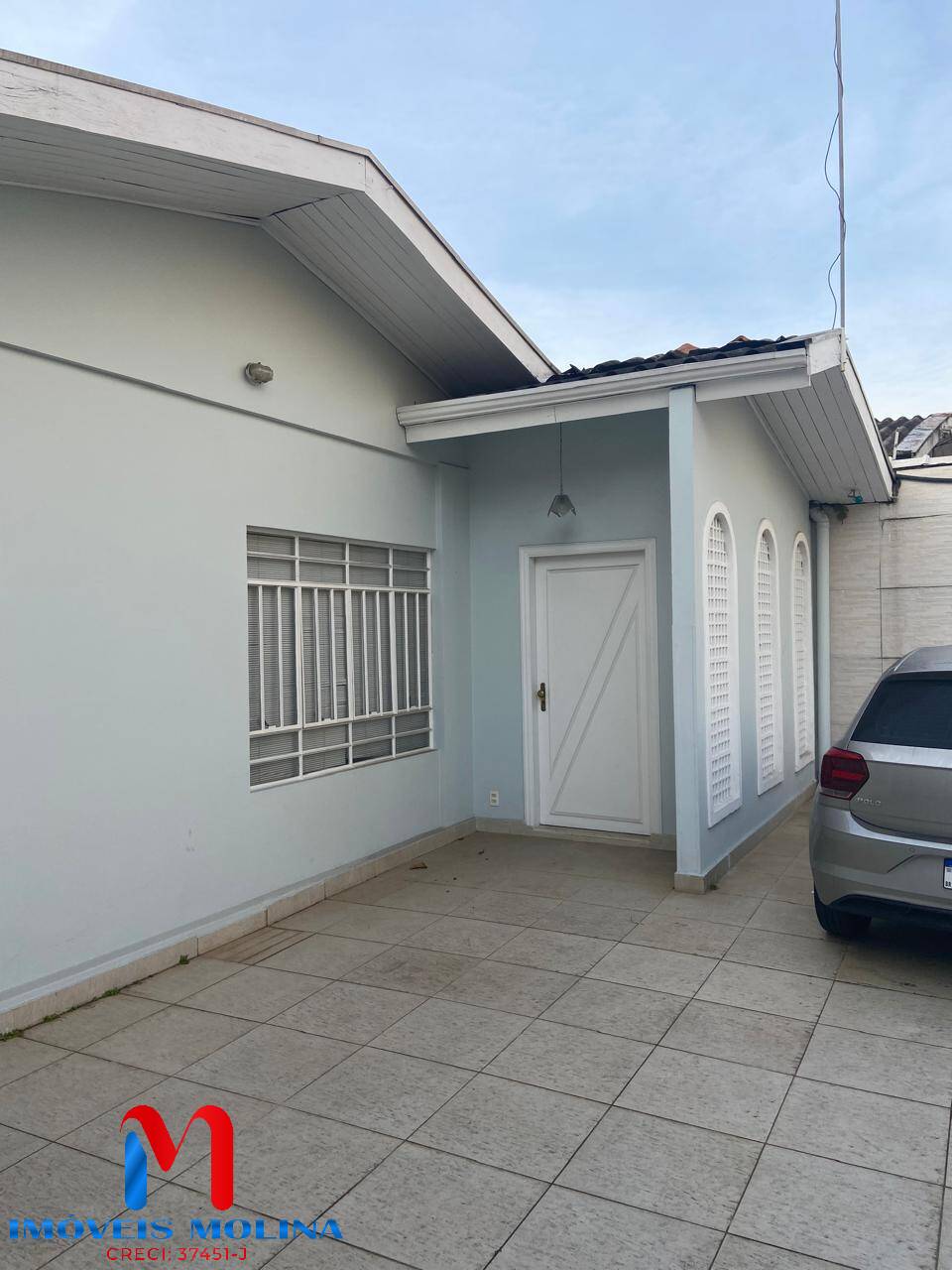 Sobrado à venda com 3 quartos, 219m² - Foto 1