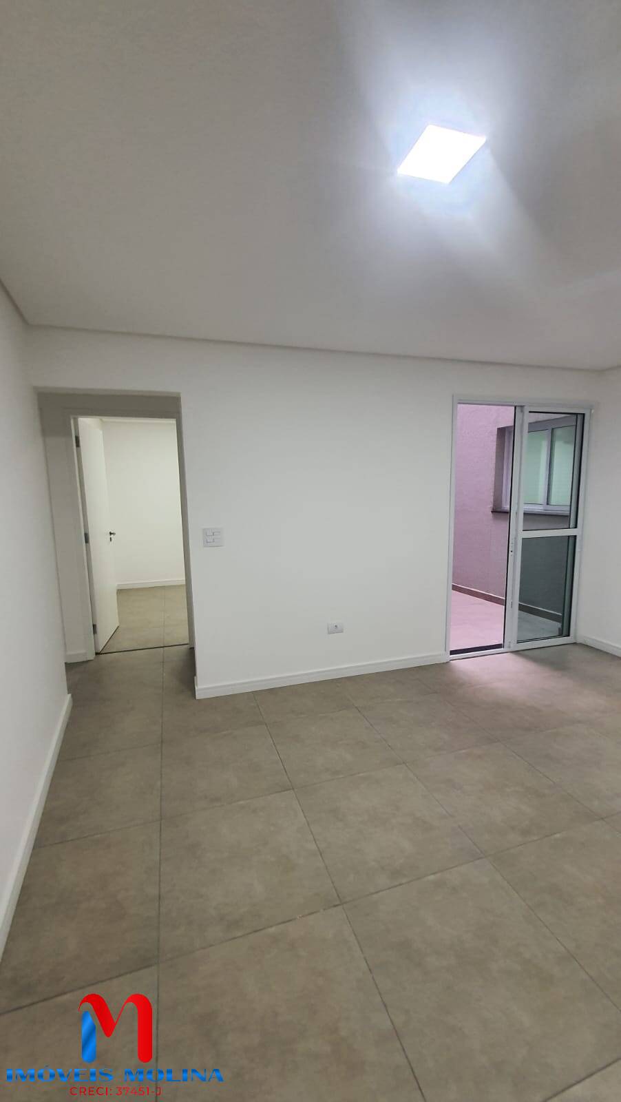 Apartamento à venda com 3 quartos, 76m² - Foto 2