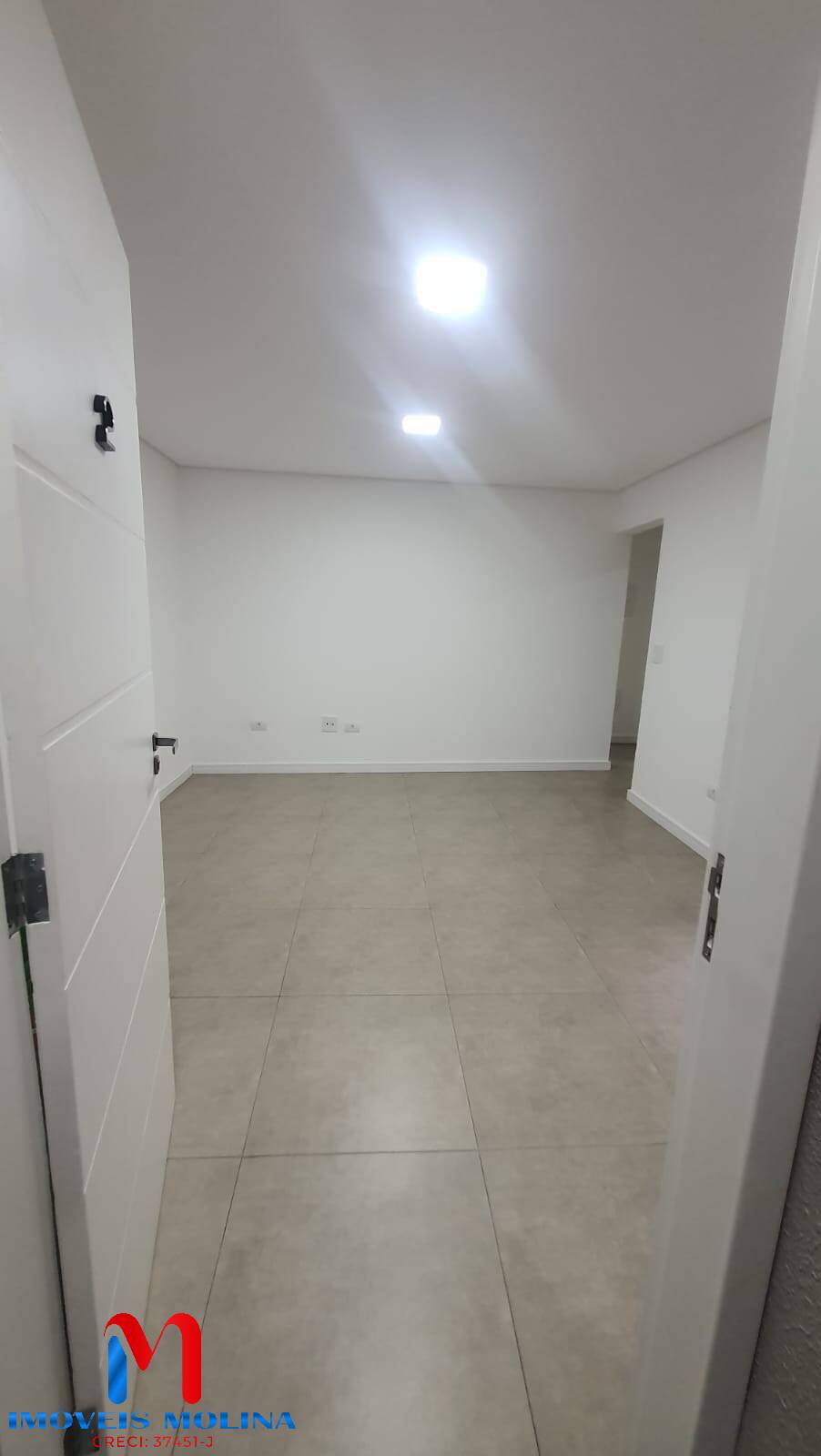 Apartamento à venda com 3 quartos, 76m² - Foto 3