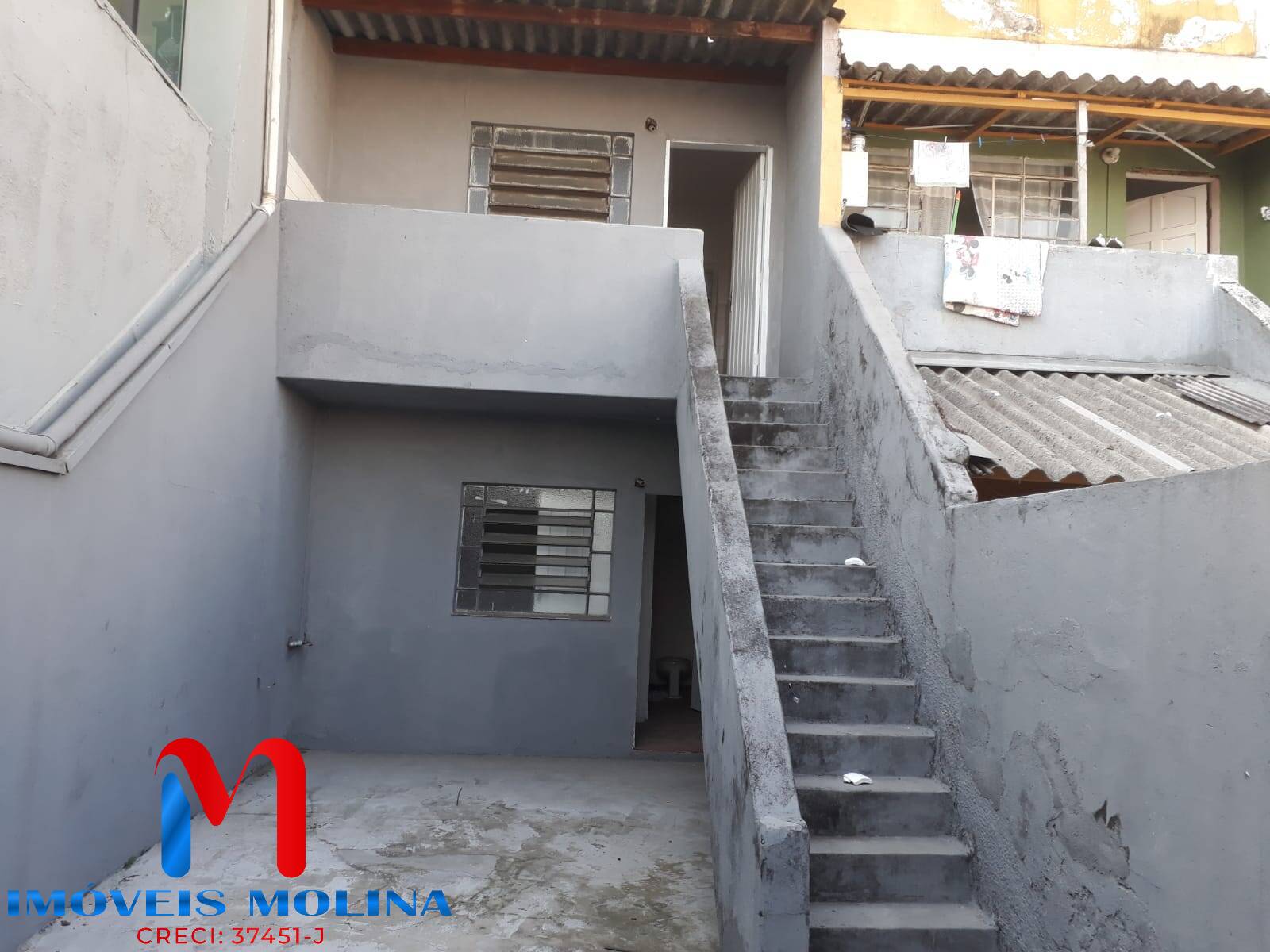 Casa à venda com 2 quartos, 105m² - Foto 1