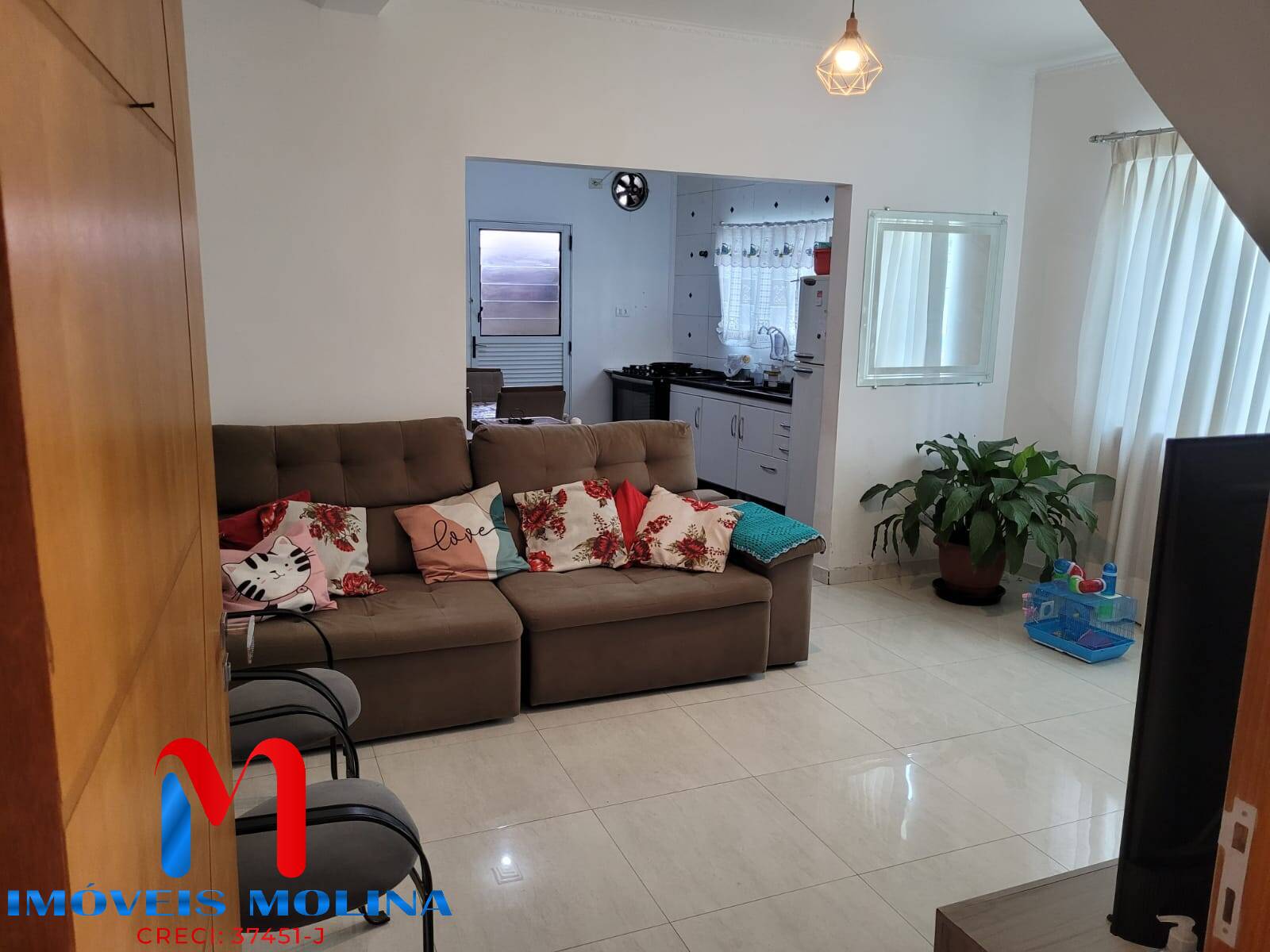 Casa à venda com 3 quartos, 120m² - Foto 1