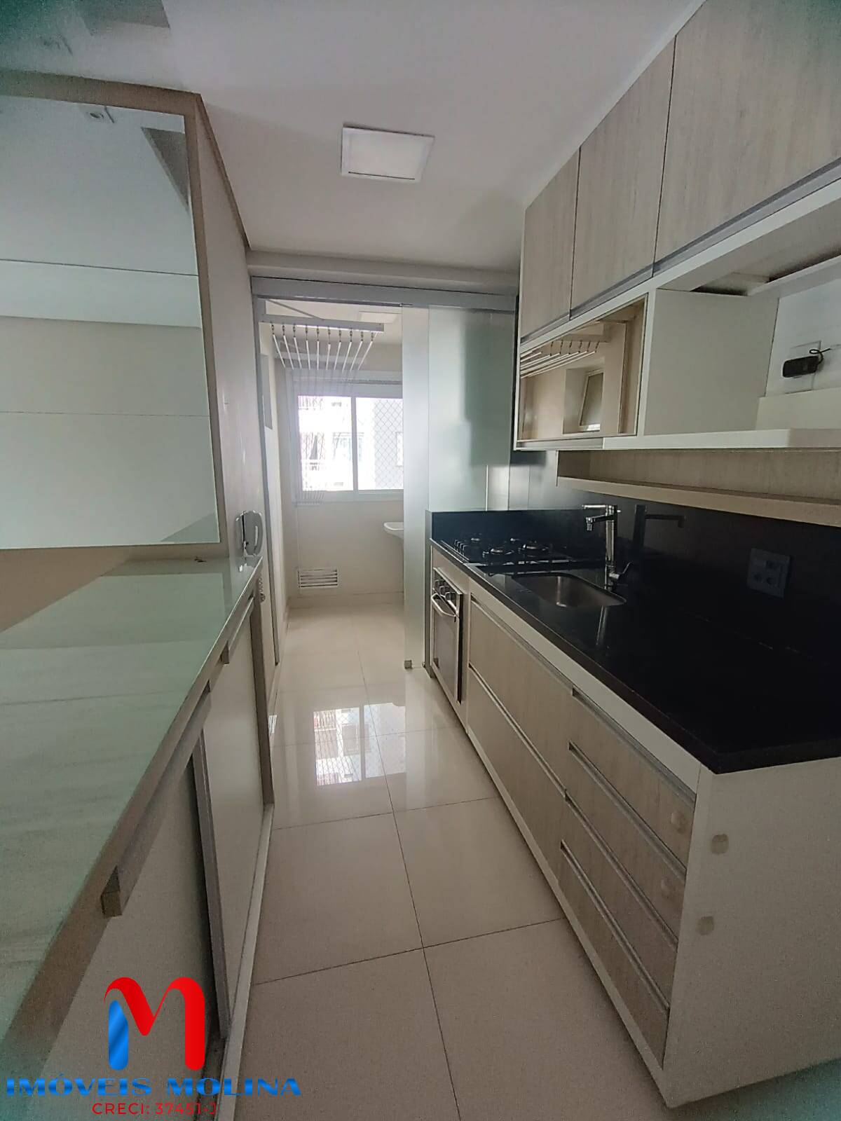 Apartamento à venda com 2 quartos, 65m² - Foto 2