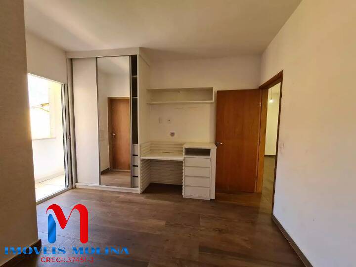 Casa à venda com 4 quartos, 358m² - Foto 13