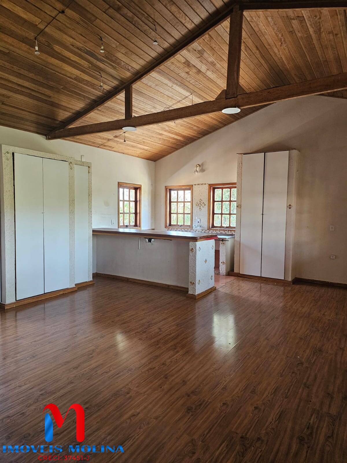 Casa à venda e aluguel com 5 quartos, 1040m² - Foto 2