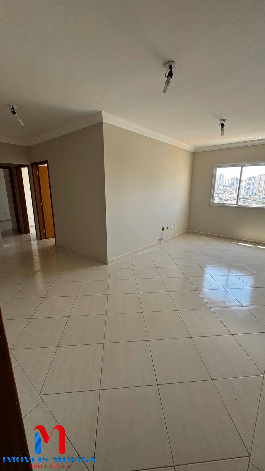 Apartamento à venda com 3 quartos, 81m² - Foto 2