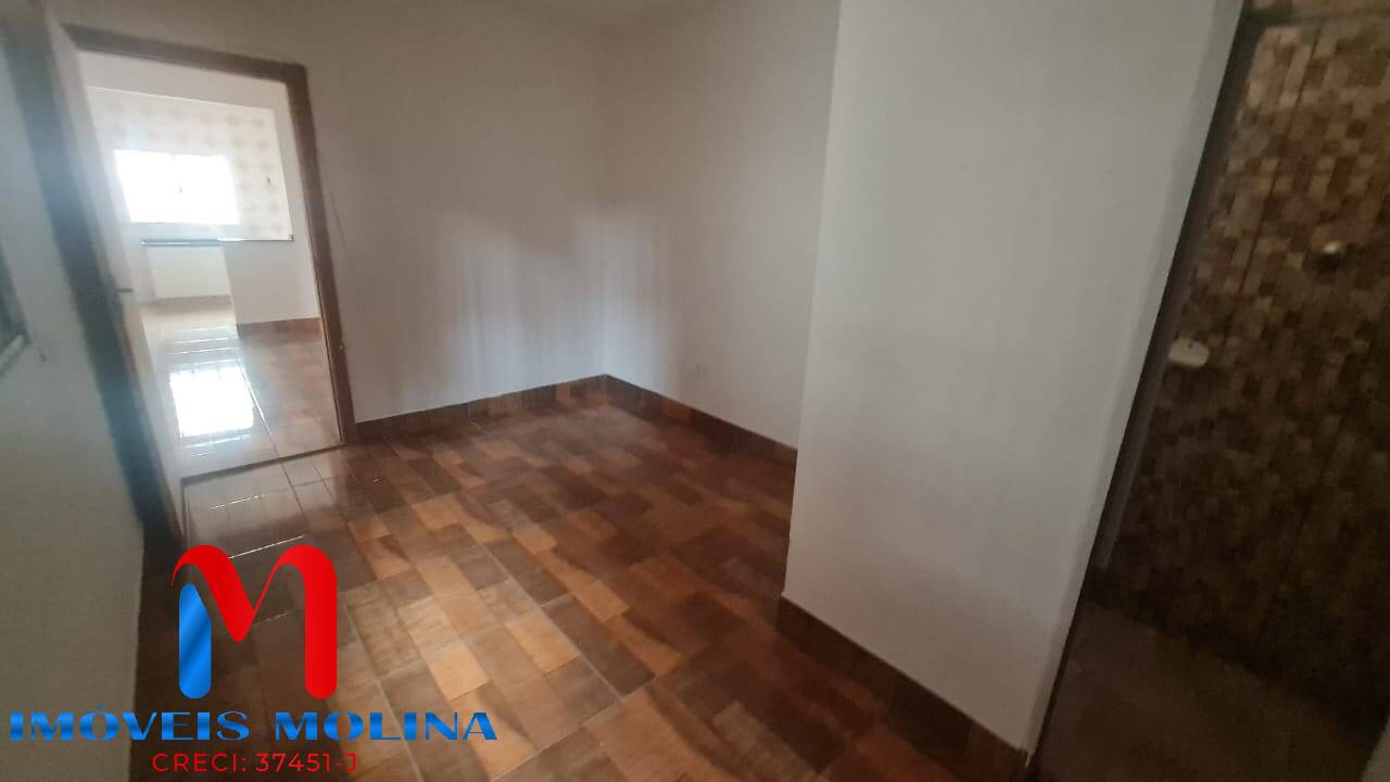 Casa à venda com 3 quartos, 55m² - Foto 4