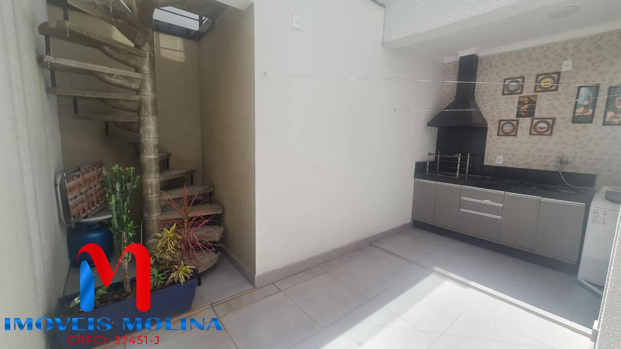 Sobrado à venda com 2 quartos, 200m² - Foto 22