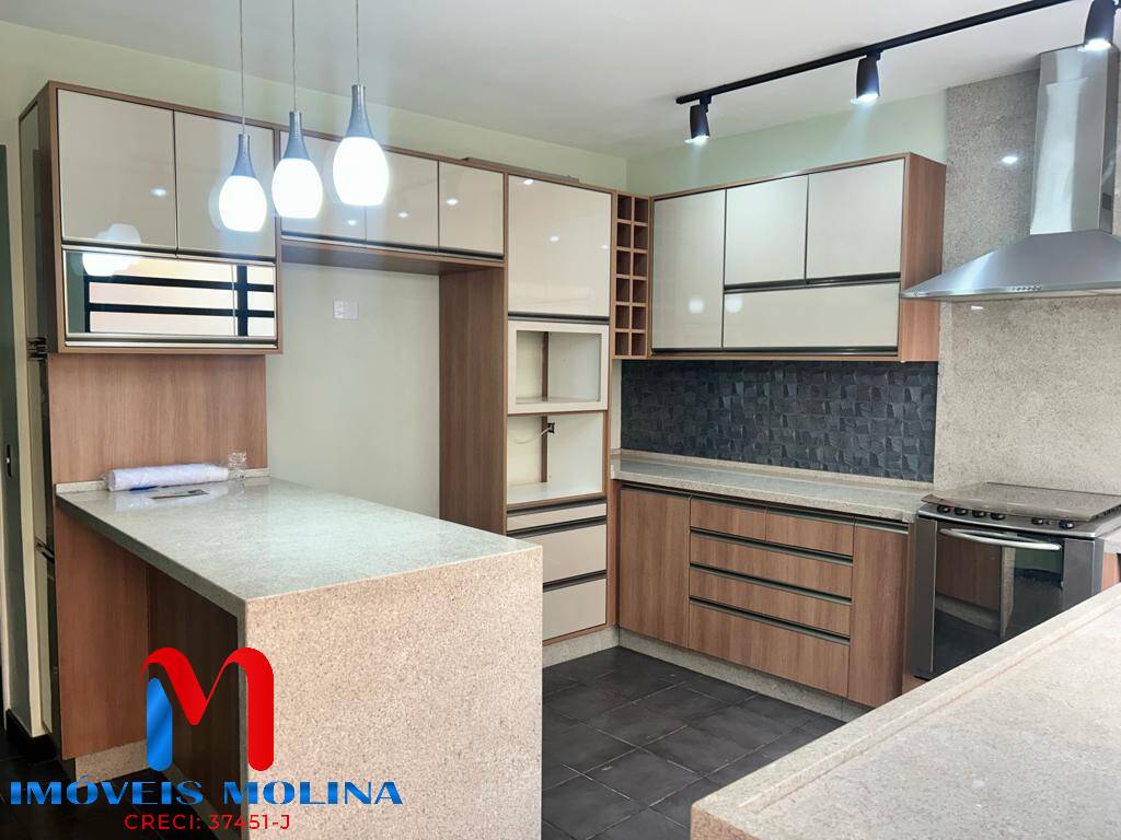 Casa à venda com 3 quartos, 155m² - Foto 1