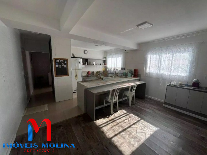 Casa à venda com 3 quartos, 207m² - Foto 2