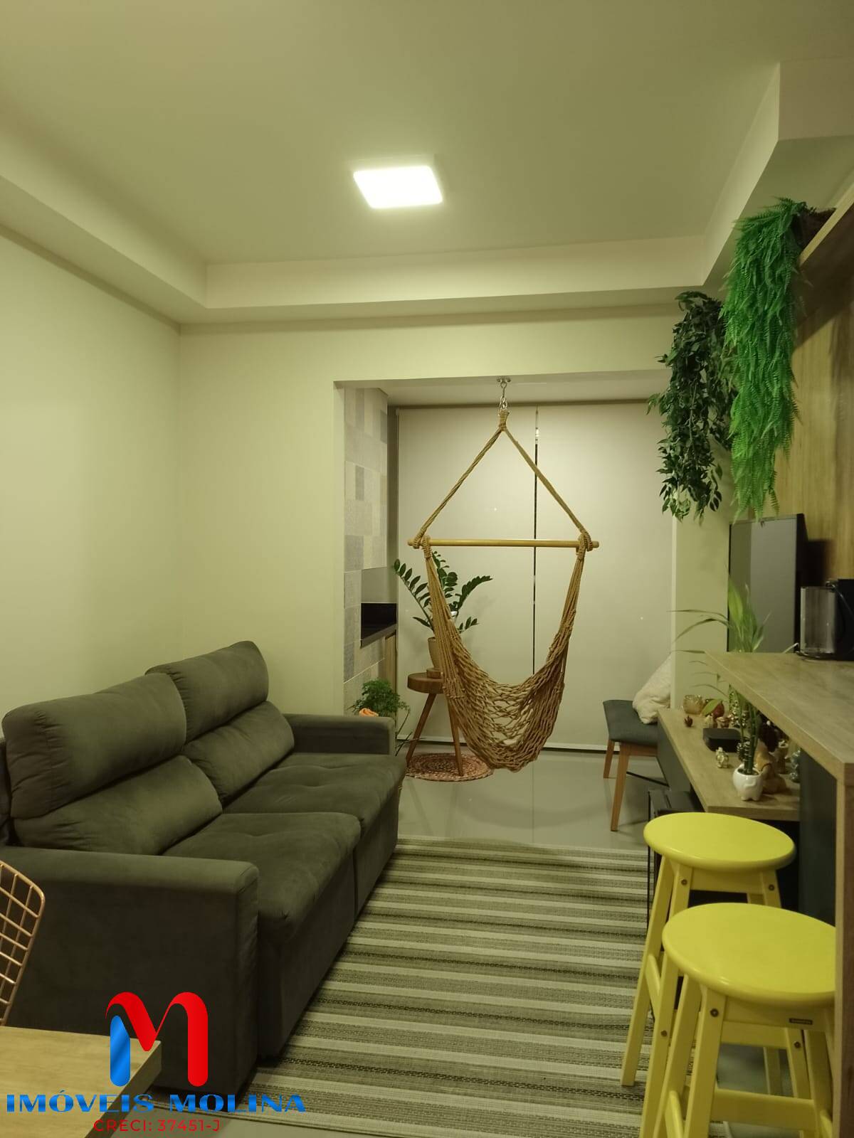 Apartamento à venda com 2 quartos, 65m² - Foto 2