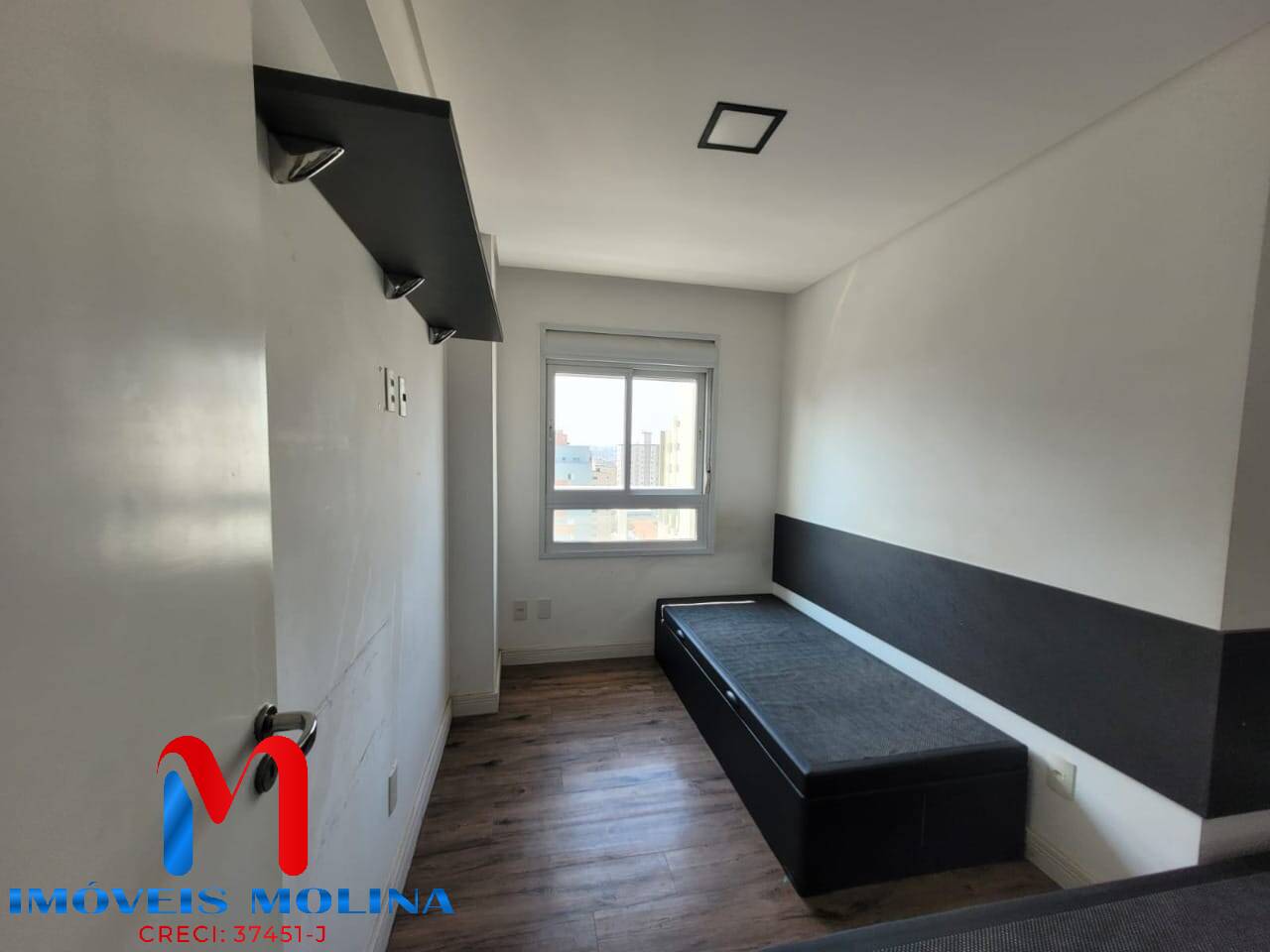 Apartamento à venda com 2 quartos, 70m² - Foto 4