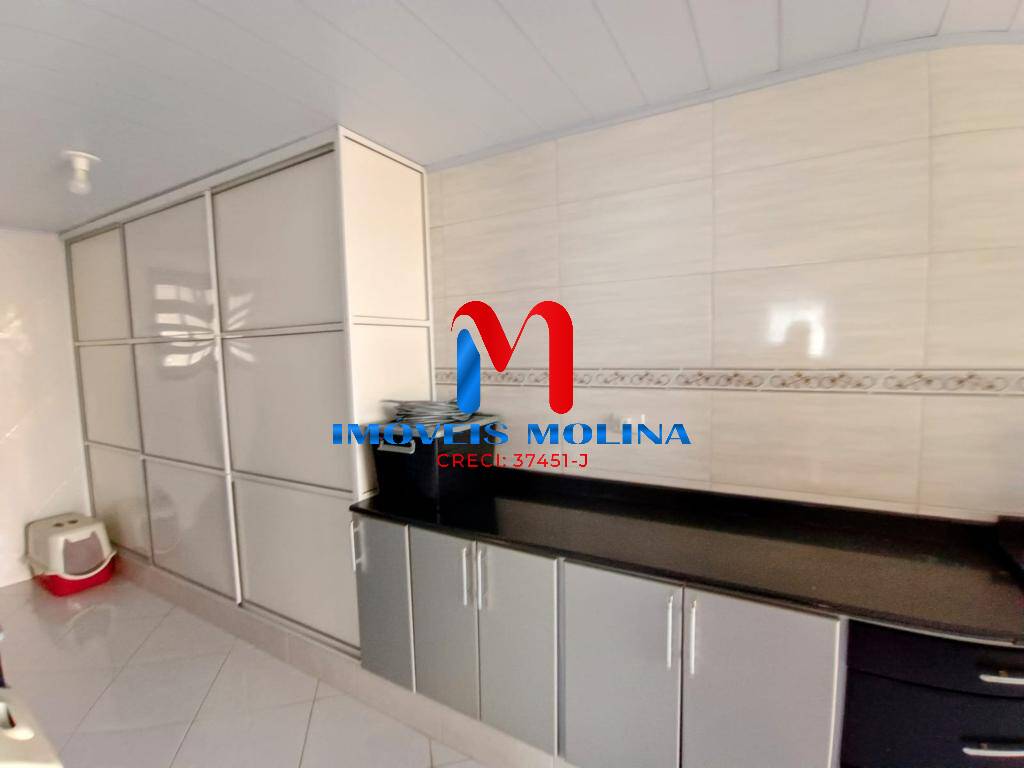 Casa à venda com 3 quartos, 245m² - Foto 6