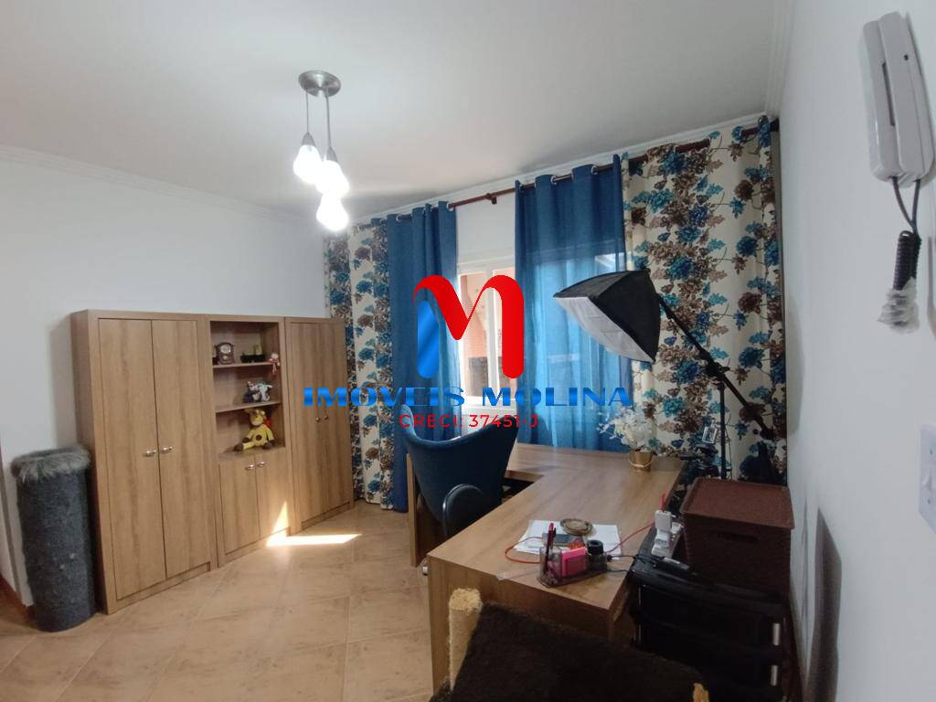 Casa à venda com 3 quartos, 245m² - Foto 11