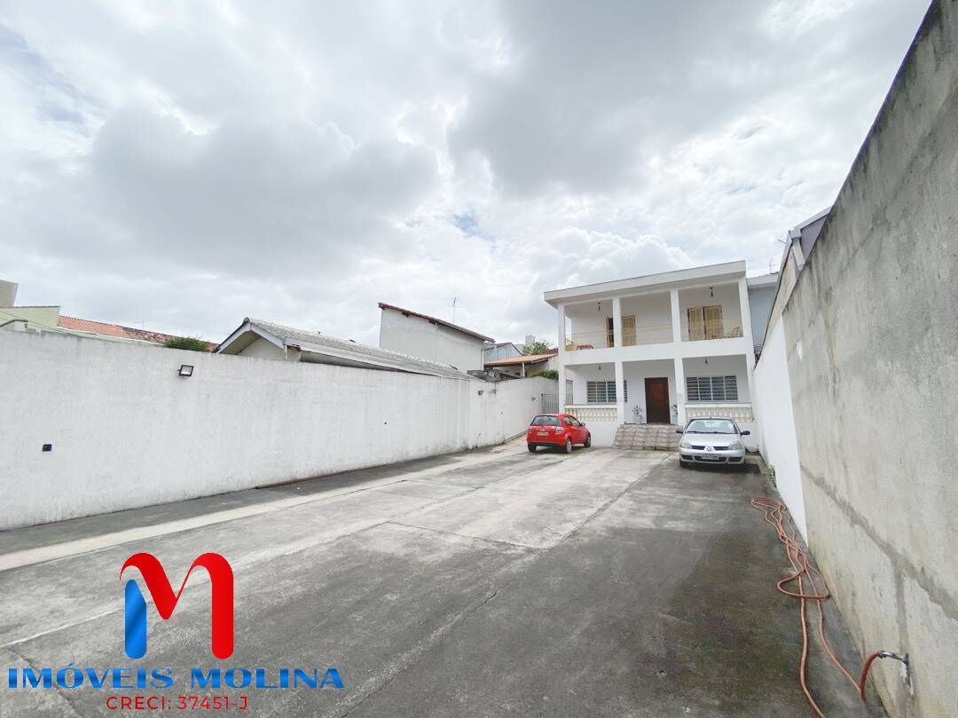 Sobrado à venda com 5 quartos, 400m² - Foto 1