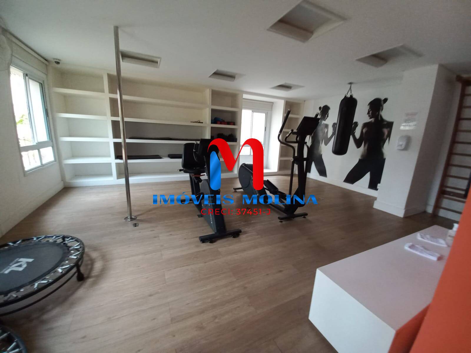 Apartamento à venda com 2 quartos, 74m² - Foto 35