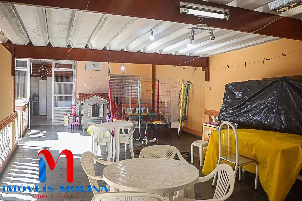 Sobrado à venda com 4 quartos, 232m² - Foto 2