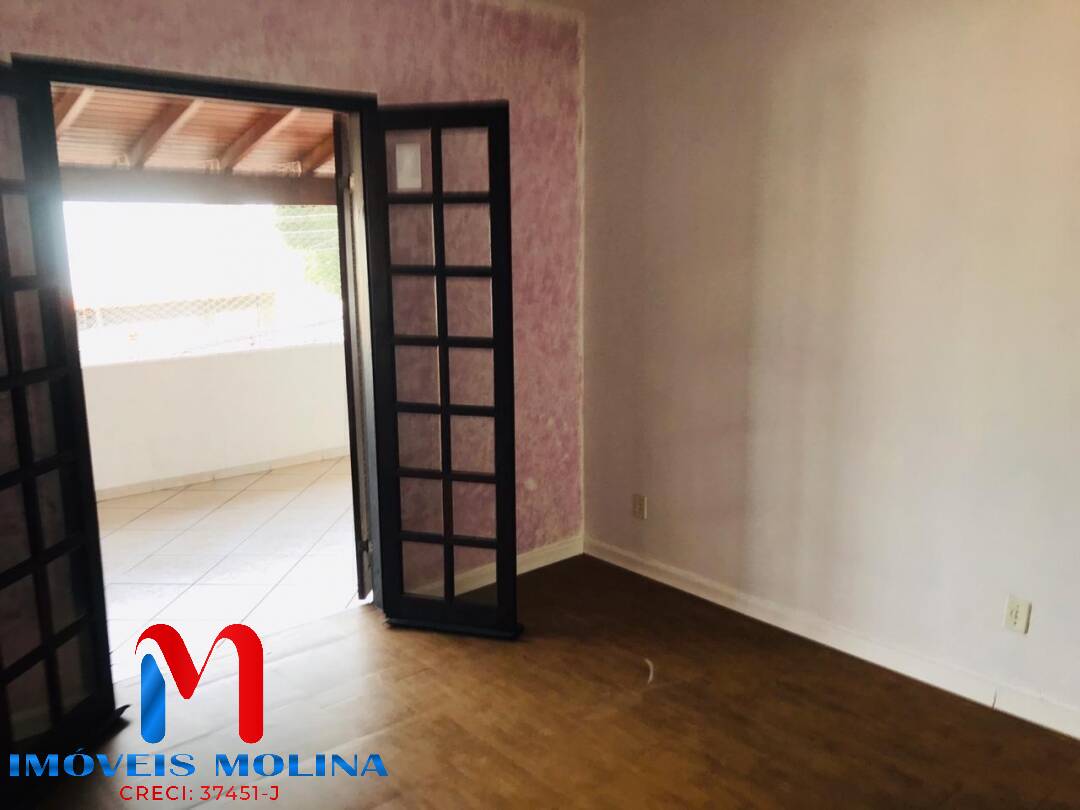 Casa à venda com 4 quartos, 300m² - Foto 9