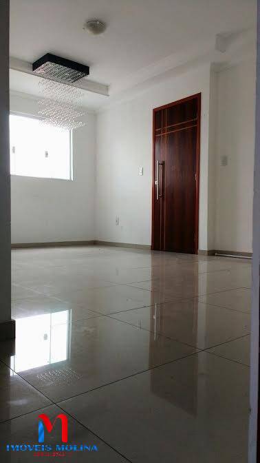 Apartamento à venda com 3 quartos, 70m² - Foto 2